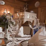 فندق ألبنهوف غرايناو 4*