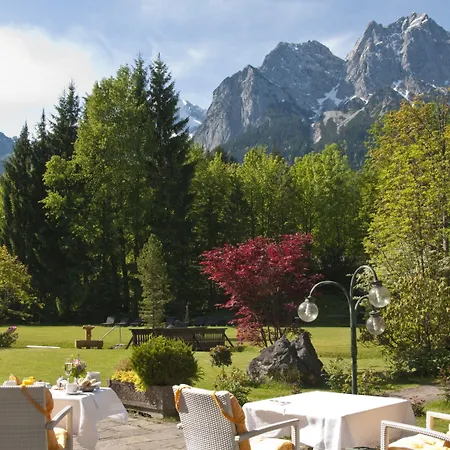 Alpenhof ホテル