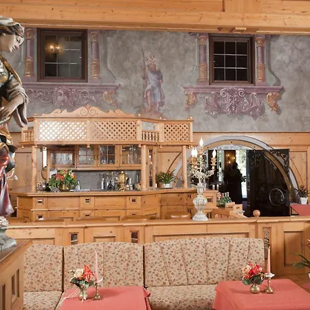 Hotel Alpenhof 4*
