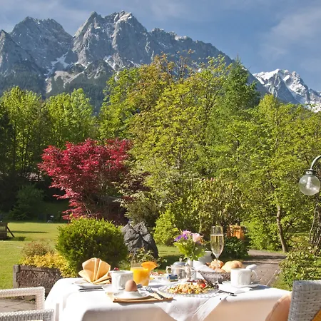 Alpenhof ホテル 4*