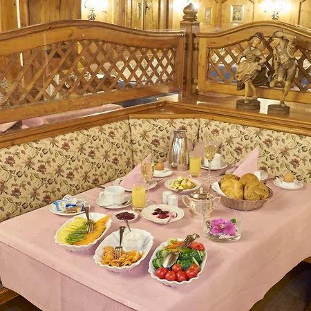 ホテル Alpenhof 4*