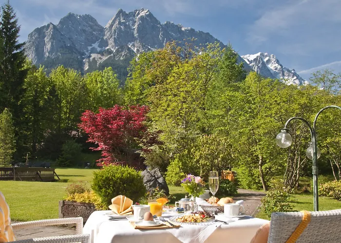 Alpenhof Hotel 4*